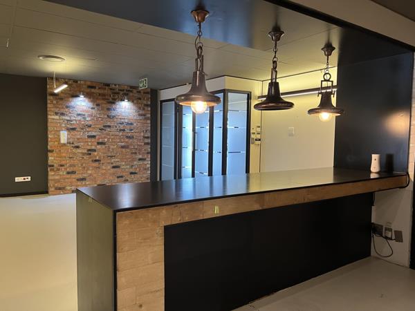 345 m² Commercial space