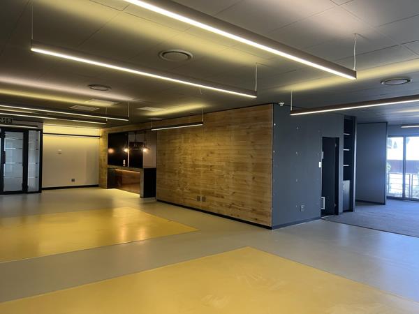 345 m² Commercial space