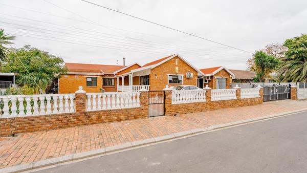 7 Bedroom House