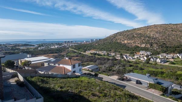 826 m² Land