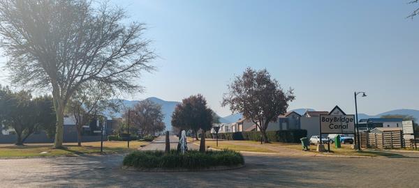 352 m² Land