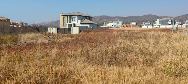 550 m² Land