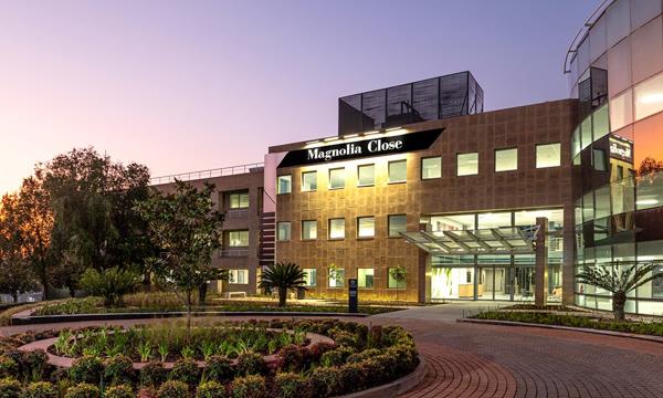 858 m² Commercial space