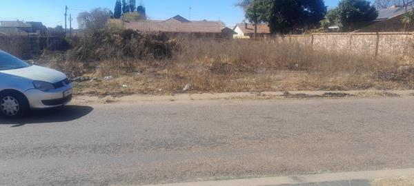 781 m² Land