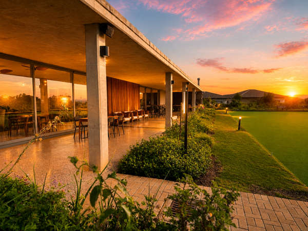 379 m² Land