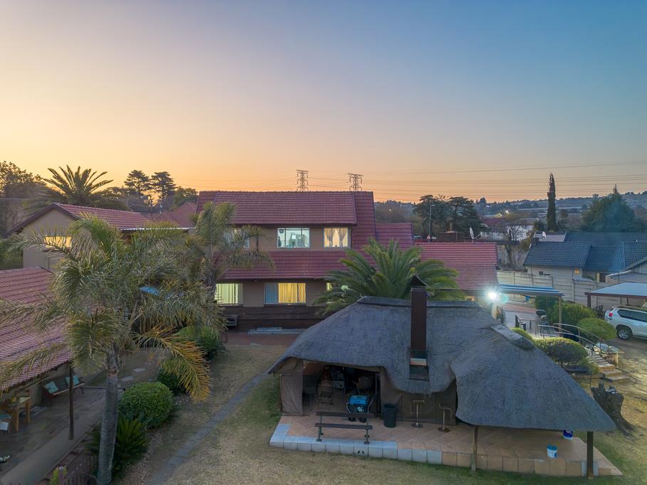 6 Bedroom House