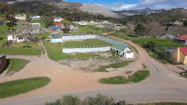 1 394 m² Land