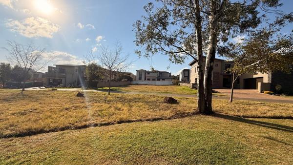 827 m² Land