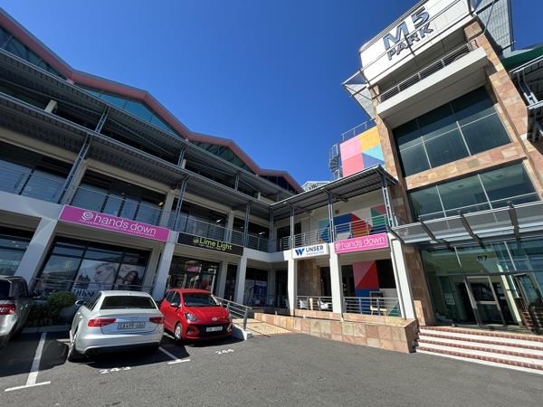 390 m² Commercial space