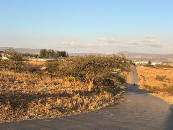 1 940 m² Land