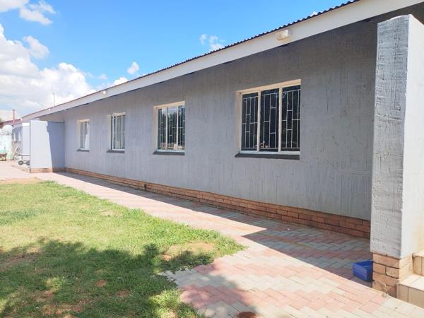 6 Bedroom House