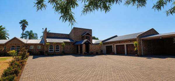 6 Bedroom House