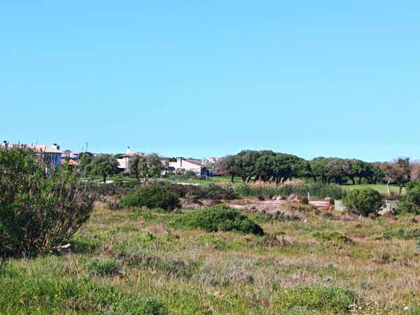 688 m² Land