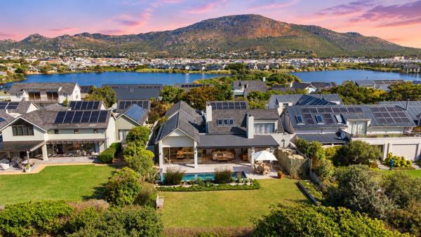 4 Bedroom House in Lake Michelle