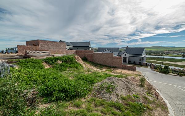 312 m² Land