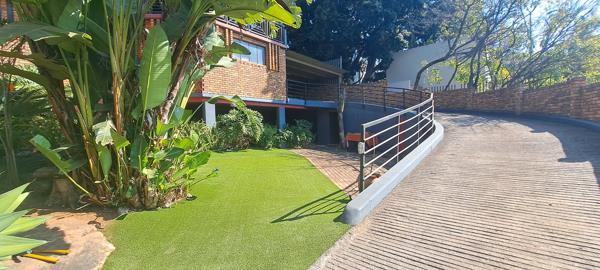 6 Bedroom House
