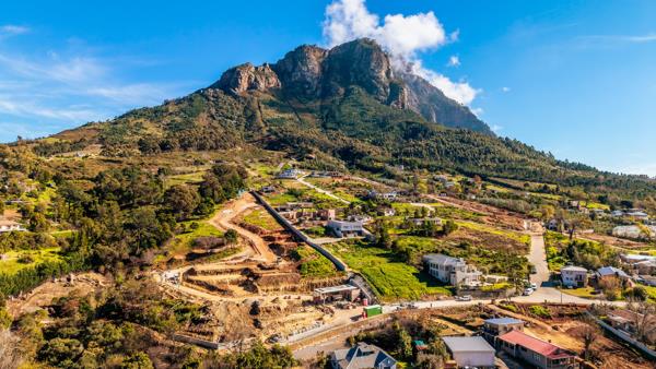 1 513 m² Land