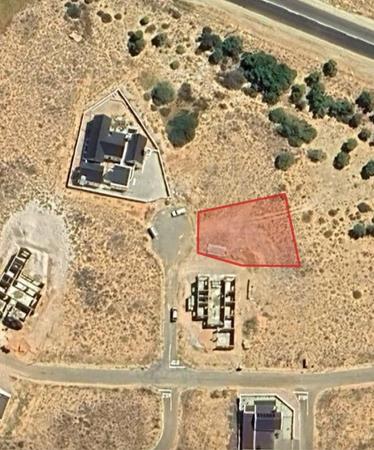 784 m² Land