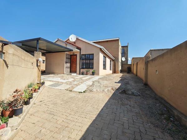 8 Bedroom House
