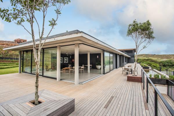 1 414 m² Land
