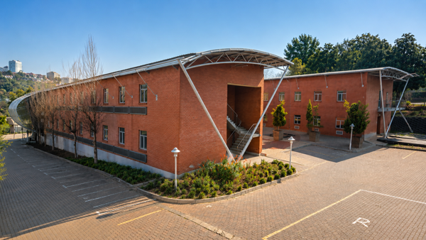 200 m² Commercial space