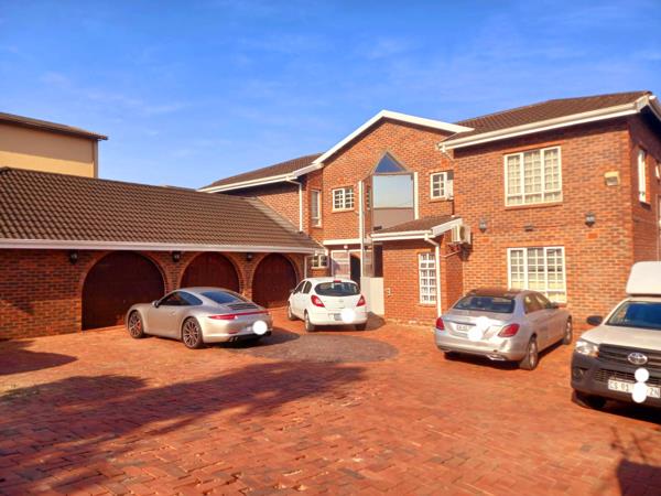 6 Bedroom House