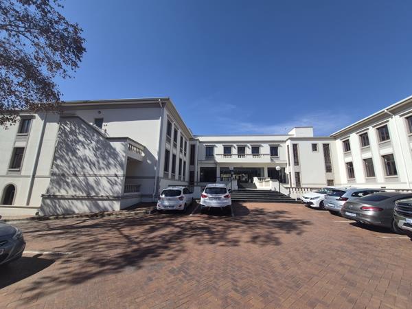 684 m² Commercial space