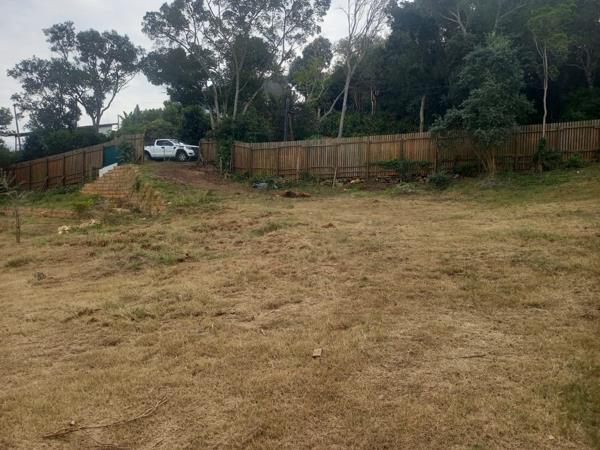 1 103 m² Land