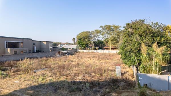 1 536 m² Land