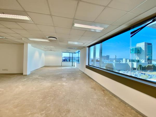 595 m² Office Space