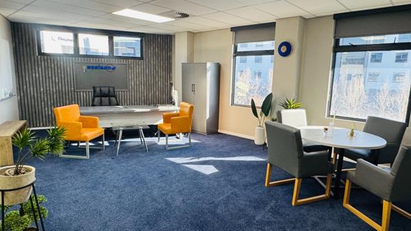 303 m² Office Space