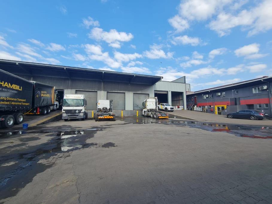 4 700 m² Industrial space