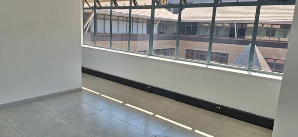 104 m² Commercial space