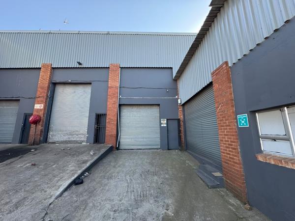 678 m² Industrial space