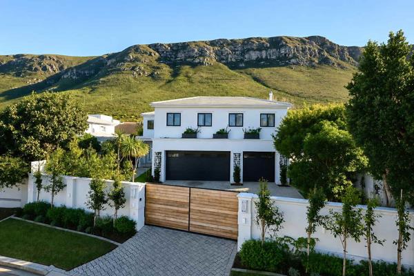 6 Bedroom House