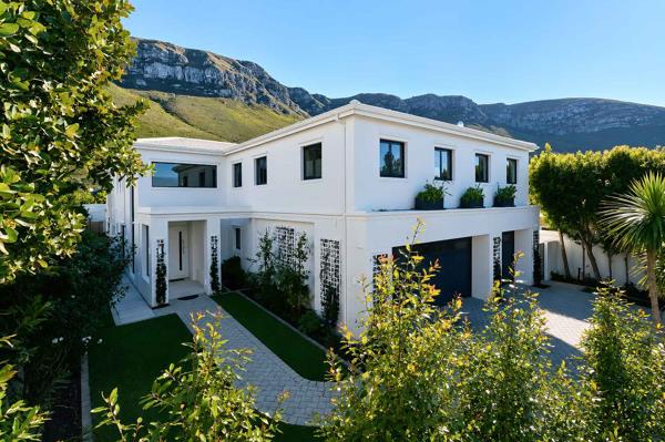 6 Bedroom House