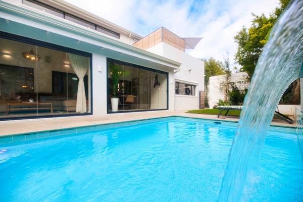 6 Bedroom House