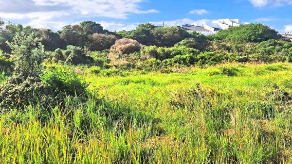 708 m² Land