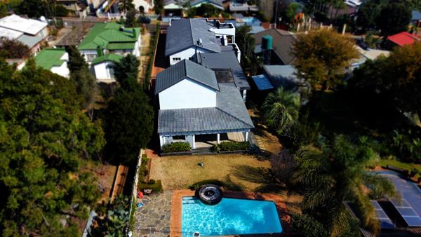 6 Bedroom House
