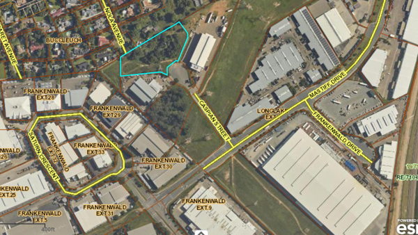 8 498 m² Land