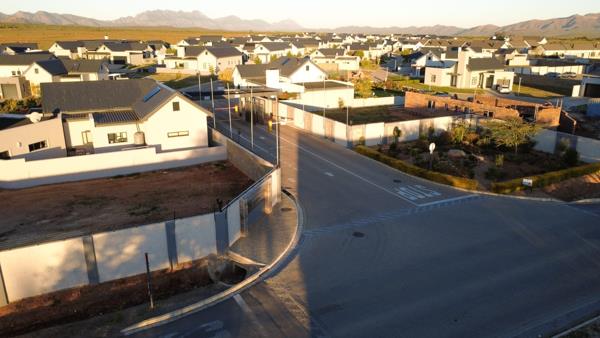 340 m² Land