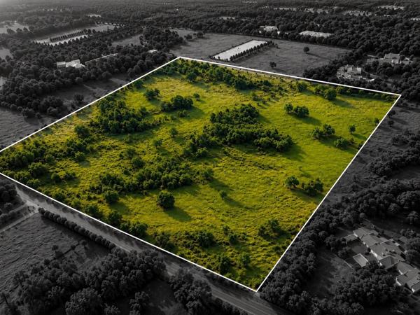 4 946 m² Land