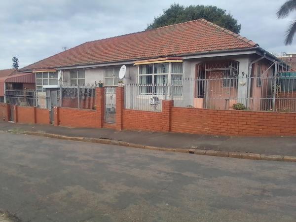 10 Bedroom House