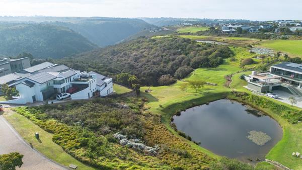 1 002 m² Land