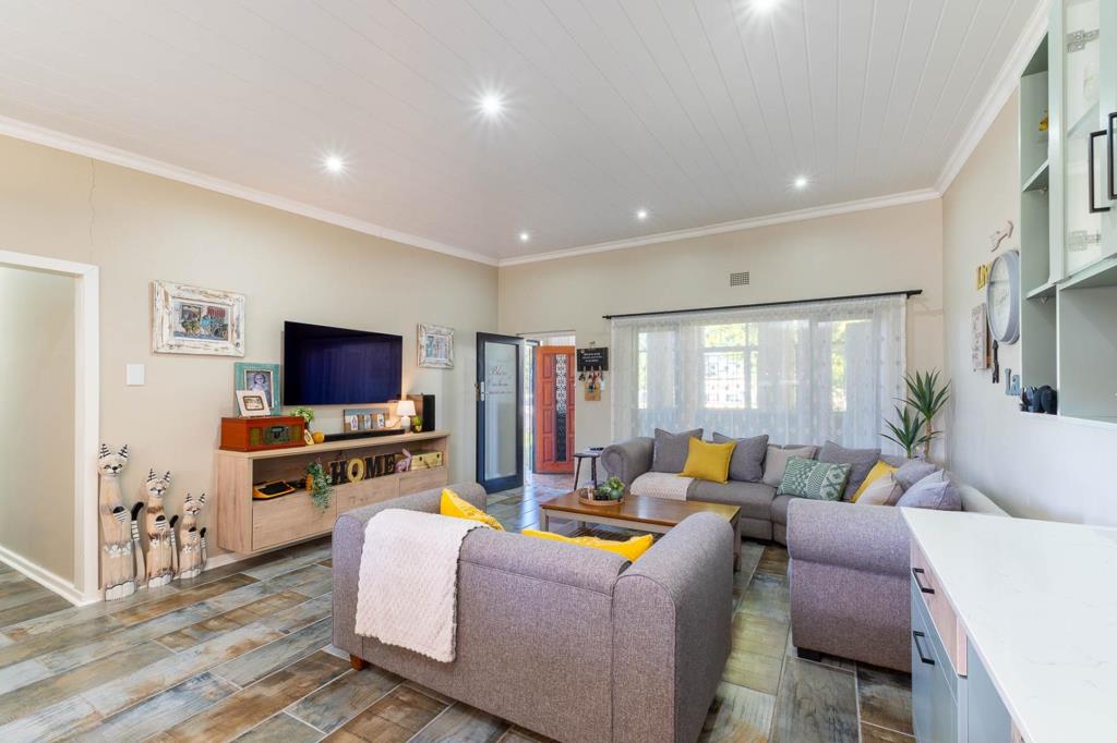 8 Bedroom House