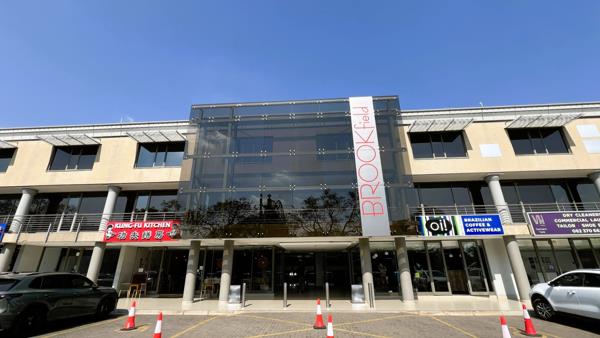 843 m² Office Space