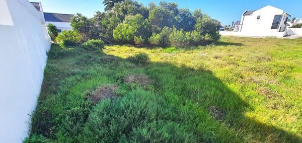 350 m² Land