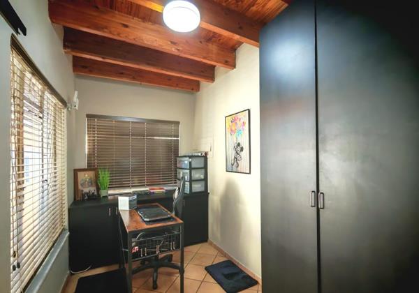 Photo of 5 Bedroom House in Capital Park