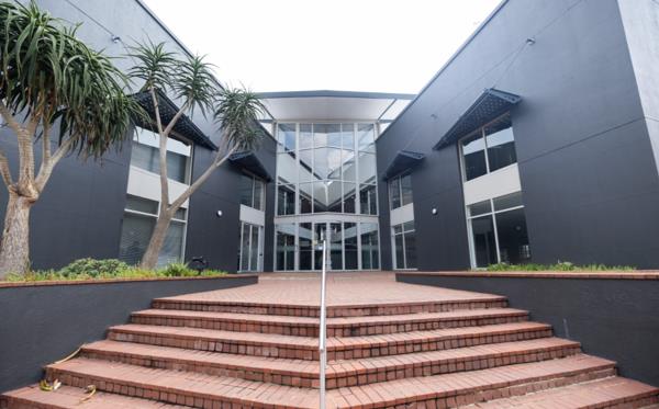 369 m² Commercial space