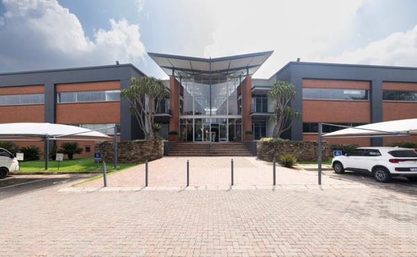 451 m² Commercial space